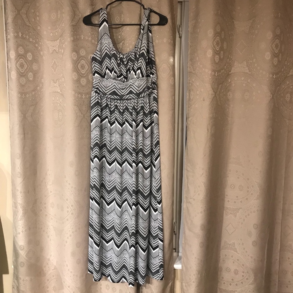 EUC geometric pattern maxi dress!